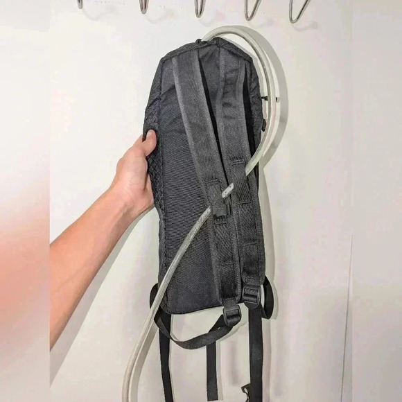 Men's Hydration Backpack Mountain  Equipment Co-op - Picture 3 of 6